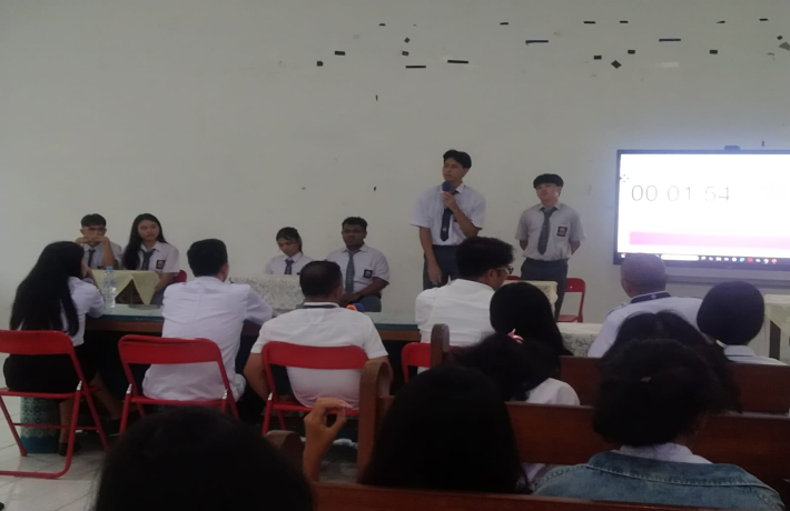 DEBAT CALON KETUA DAN WAKIL KETUA OSIS SMA ADVENT MAKASSAR